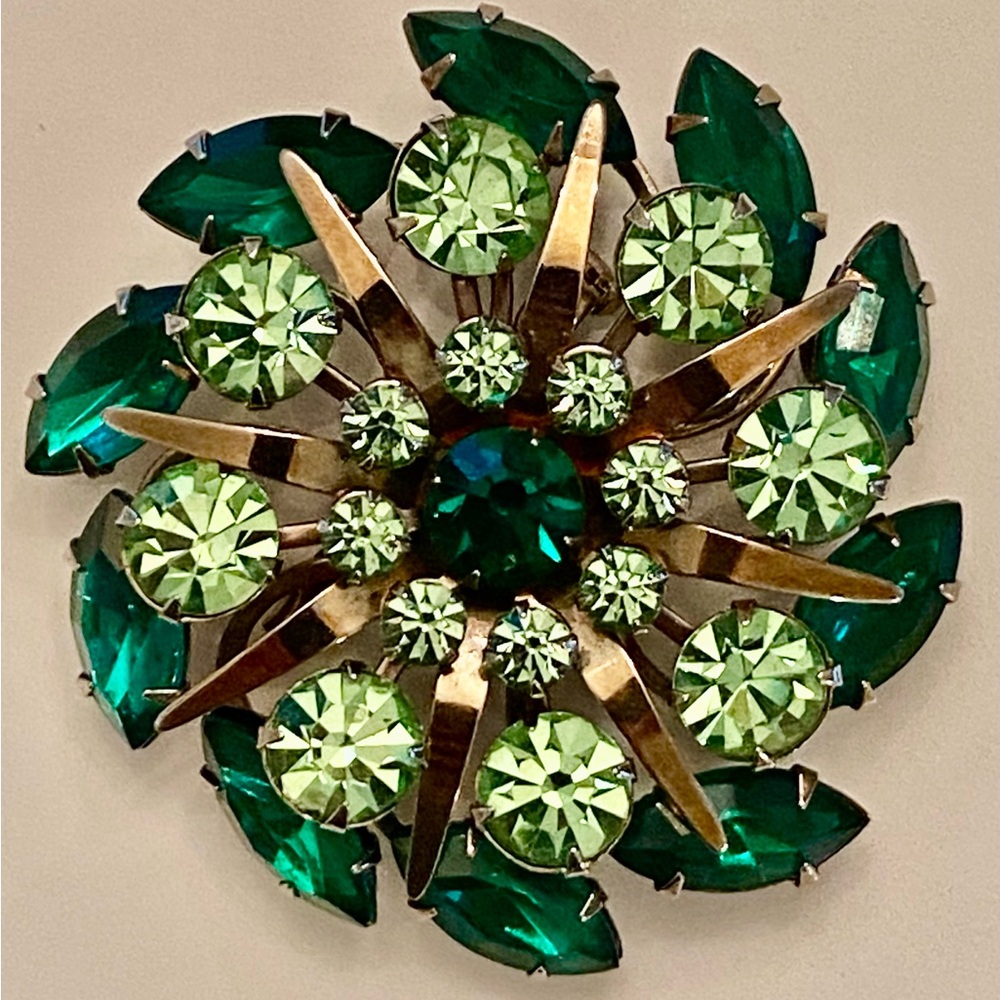 Vintage Green and Gold Brooch